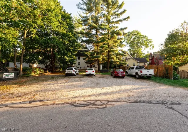 Homes for sale in Ravenna, OH | 242 W Highland Ave, Ravenna, OH 44266 | MLS# 5213026