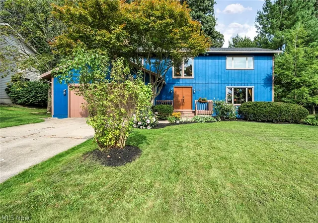 Photo 2 of Sale Pending at 3379 S Smith Rd, Fairlawn, OH 44333 | MLS# 5212740 | Listing updated on 2026-08-24