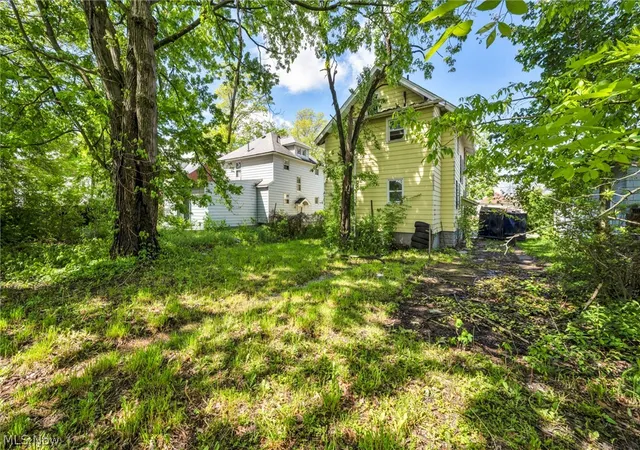 3rd image of 132 Irondale St, Elyria, OH 44035 | MLS# 5208107