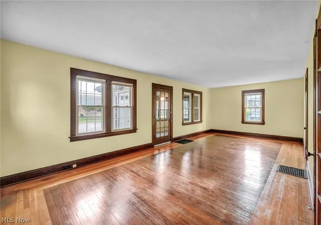 3rd image of 6504 Som Center Rd, Solon, OH 44139 | MLS# 5208025