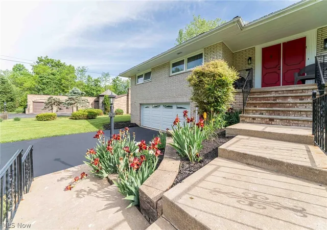 Homes for sale in Shaker Heights, OH | 23225 Bryden Rd, Shaker Heights, OH 44122 | MLS# 5211269