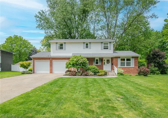 2nd image of 300 Tanglewood Trl, Wadsworth, OH 44281 | MLS# 5213202