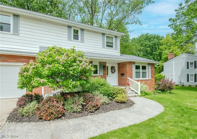 3rd image of 300 Tanglewood Trl, Wadsworth, OH 44281 | MLS# 5213202