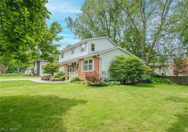 4th image of 300 Tanglewood Trl, Wadsworth, OH 44281 | MLS# 5213202