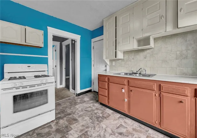 Photo 4 of Sale Pending at 1011 East 140, Cleveland, OH 44110 | MLS# 5213592 | Listing updated on 2026-09-21
