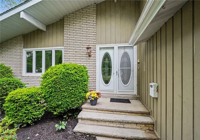 Homes for sale in Solon, OH | 6536 Duneden Ave, Solon, OH 44139 | MLS# 5211116