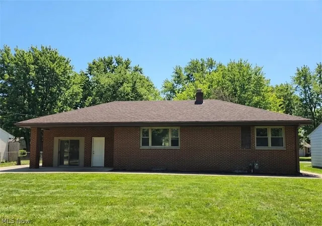 Homes for sale in Parma, OH | 1815 Grantwood Dr, Parma, OH 44134 | MLS# 5213989