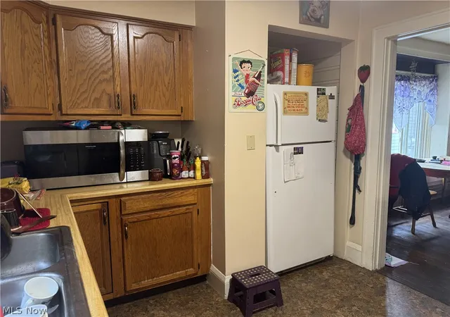 Listing Photo 4 - Condo for sale in building located at 82-84 18th St SW, Barberton, OH 44203