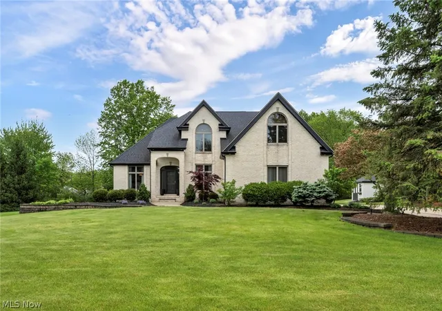 Homes for sale in Brecksville, OH | 9871 Highland Dr, Brecksville, OH 44141 | MLS# 5213926