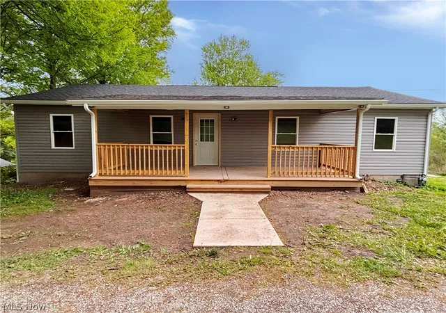 Photo 1 of Sale Pending at 255 Sunview Ln, Follansbee, WV 26037 | MLS# 5214031 | Listing updated on 2026-08-19