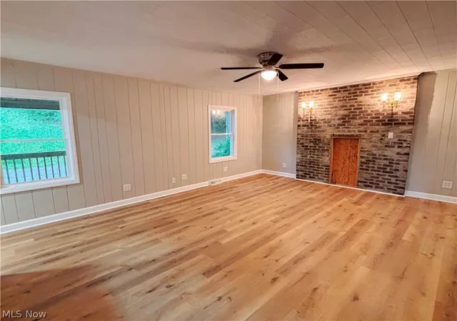Photo 2 of Sale Pending at 255 Sunview Ln, Follansbee, WV 26037 | MLS# 5214031 | Listing updated on 2026-08-19