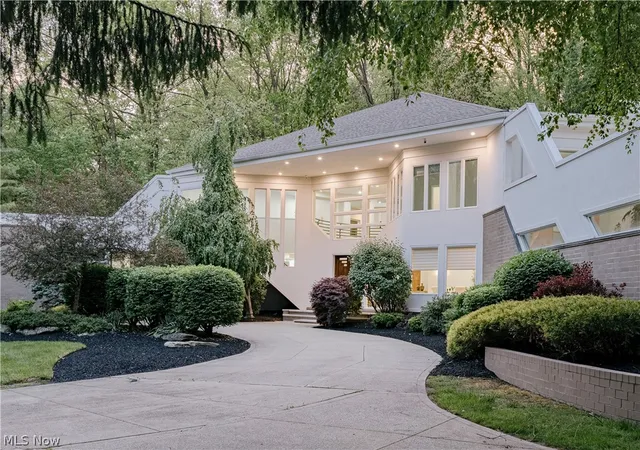 Photo 1 of Sale Pending at 25 River Mountain Dr, Chagrin Falls, OH 44022 | MLS# 5182669 | Listing updated on 2026-08-18