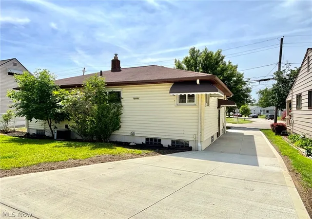 3rd image of 15460 Rademaker Dr, Brook Park, OH 44142 | MLS# 5213325