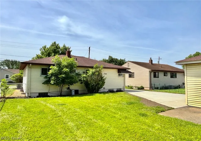 4th image of 15460 Rademaker Dr, Brook Park, OH 44142 | MLS# 5213325
