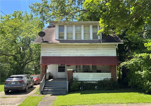 1st image of 818 Euclid Ave, Akron, OH 44307 | MLS# 5214011