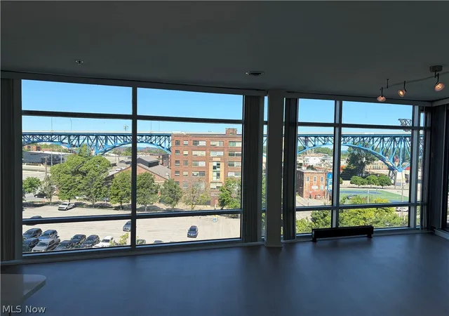 2nd image of 1237 Washington Ave #809, Cleveland, OH 44113 | MLS# 5214059