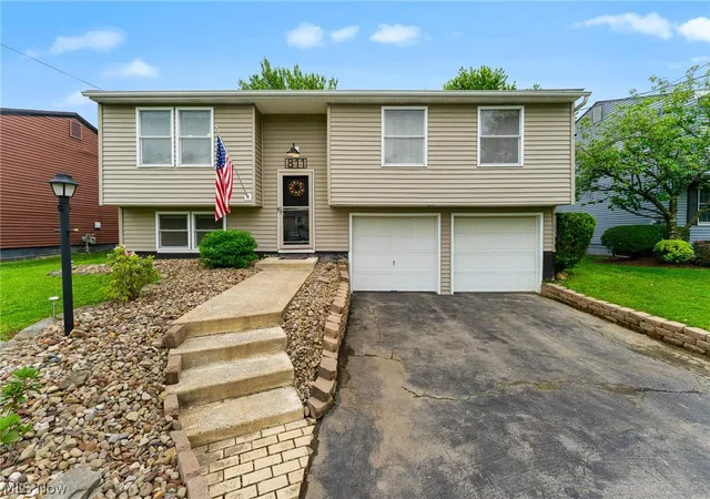 Photo 1 of Sale Pending at 811 Illinois Ave, Mc Donald, OH 44437 | MLS# 5212883 | Listing updated on 2026-06-16