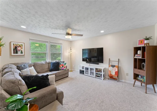 Photo 3 of Sale Pending at 811 Illinois Ave, Mc Donald, OH 44437 | MLS# 5212883 | Listing updated on 2026-06-16