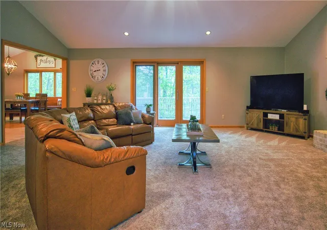 Photo 3 of Single family home for sale at 1751 Squaw Crk Dr, Girard, OH 44420 | MLS# 5214099 | Listing updated on 2026-09-16