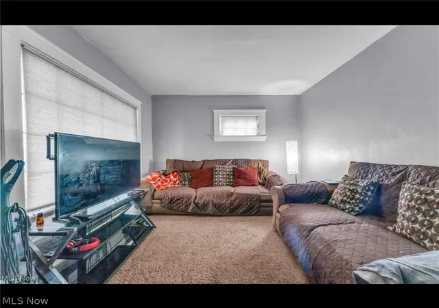 Listing Photo 4 - Condo for sale in building located at 1049 E 147th St, Cleveland, OH 44110