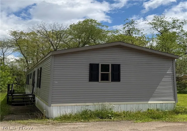 Homes for sale in Massillon, OH | 2606 Lincoln Wy Nw #27, Massillon, OH 44647 | MLS# 5213943