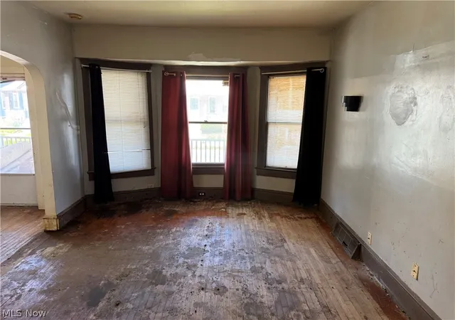 Homes for sale in Cleveland, OH | 3921 Poe Ave, Cleveland, OH 44109 | MLS# 5214010