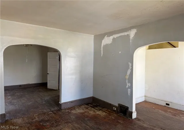 Homes for sale in Cleveland, OH | 3921 Poe Ave, Cleveland, OH 44109 | MLS# 5214010