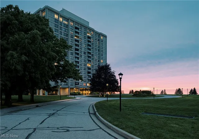 Photo 2 of Condo for sale at 2 Bratenahl Pl #15BC, Bratenahl, OH 44108 | MLS# 5213470 | Listing updated on 2026-08-27