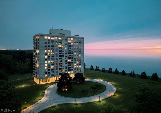 Photo 3 of Condo for sale at 2 Bratenahl Pl #15BC, Bratenahl, OH 44108 | MLS# 5213470 | Listing updated on 2026-08-27