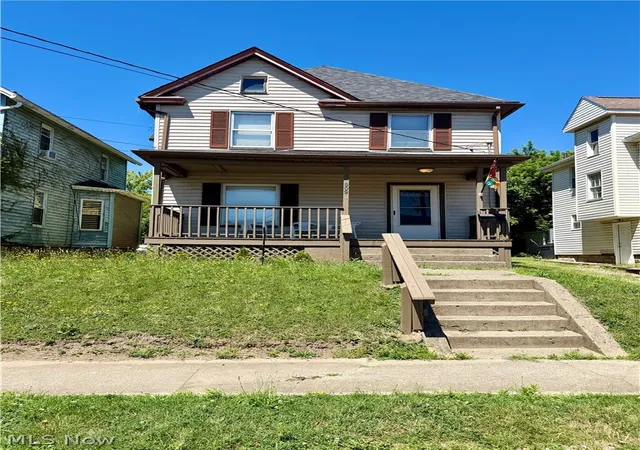 1st image of 909 Clarendon Ave Sw, Canton, OH 44710 | MLS# 5214077