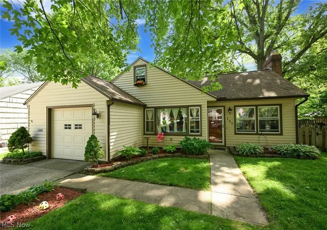 Homes for sale in Berea, OH | 145 Edgewood Dr, Berea, OH 44017 | MLS# 5210572