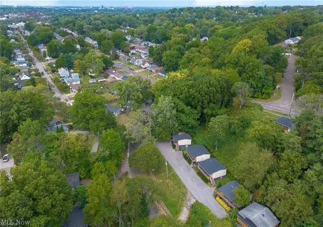 12th image of 1939 Preston Ave, Akron, OH 44305 | MLS# 5214325