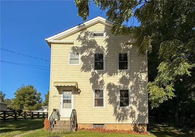 Photo 1 of Single family home for sale at 323 S Huntington St, Medina, OH 44256 | MLS# 5214234 | Listing updated on 2026-08-27