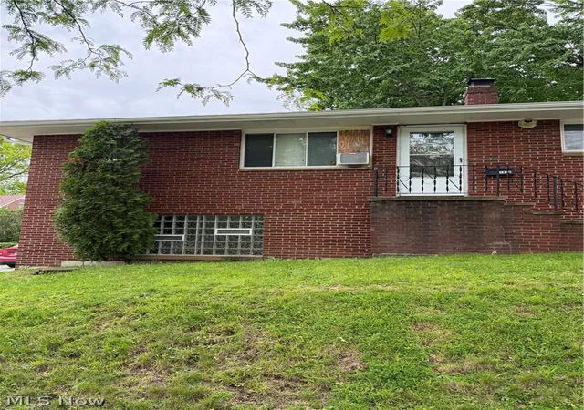 2nd image of 1923 1925 Evergreen Ave, Akron, OH 44301 | MLS# 5210457