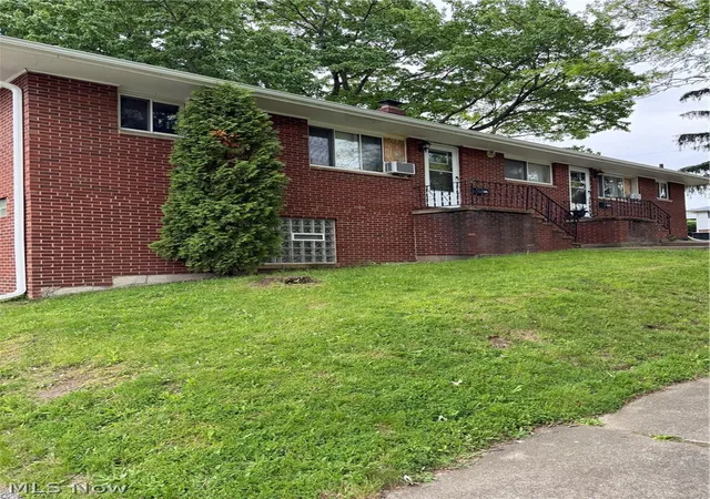 3rd image of 1923-1925 Evergreen Ave, Akron, OH 44301 | MLS# 5210457