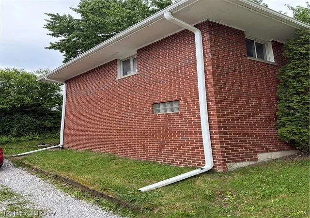4th image of 1923-1925 Evergreen Ave, Akron, OH 44301 | MLS# 5210457