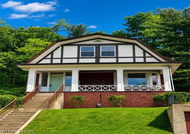 Homes for sale in Wheeling, WV | 1504 Hildreth Ave, Wheeling, WV 26003 | MLS# 5214414