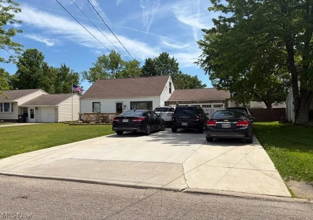 2nd image of 139 Dehoff Dr, Youngstown, OH 44515 | MLS# 5214368
