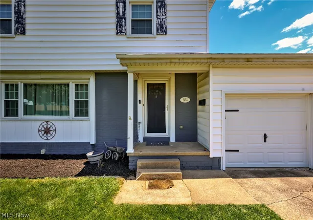 2nd image of 2493 Birchwood Dr, Austintown, OH 44515 | MLS# 5214116