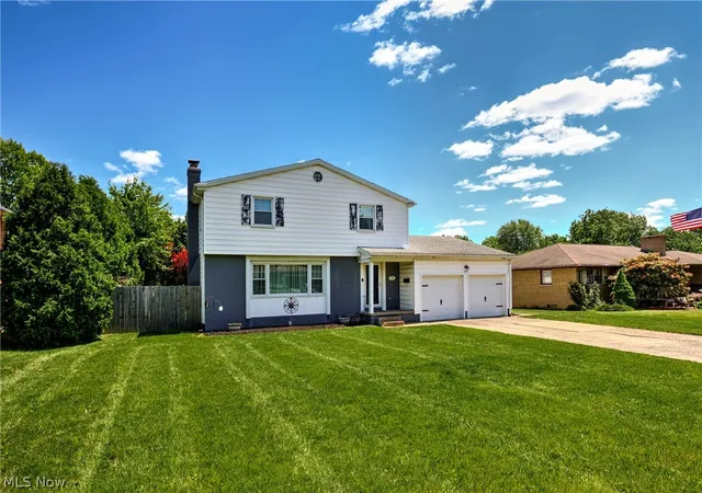 3rd image of 2493 Birchwood Dr, Austintown, OH 44515 | MLS# 5214116