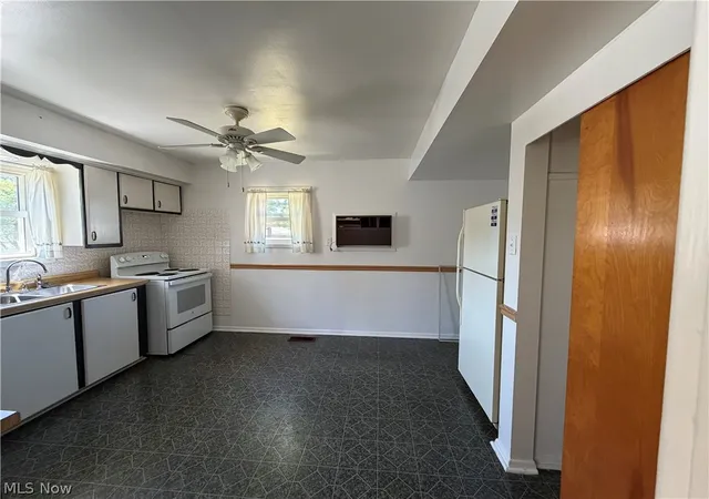 2nd image of 1452 Humbolt Ave, Youngstown, OH 44502 | MLS# 5214078