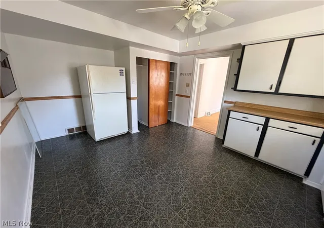 3rd image of 1452 Humbolt Ave, Youngstown, OH 44502 | MLS# 5214078
