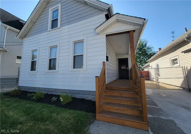 Homes for sale in Cleveland, OH | 3594 W 60Th St, Cleveland, OH 44102 | MLS# 5214456