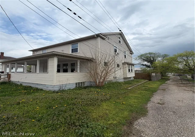 2nd image of 1015 Romig Ave, Barberton, OH 44203 | MLS# 5212162