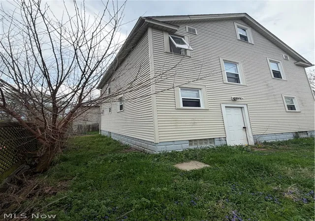 4th image of 1015 Romig Ave, Barberton, OH 44203 | MLS# 5212162