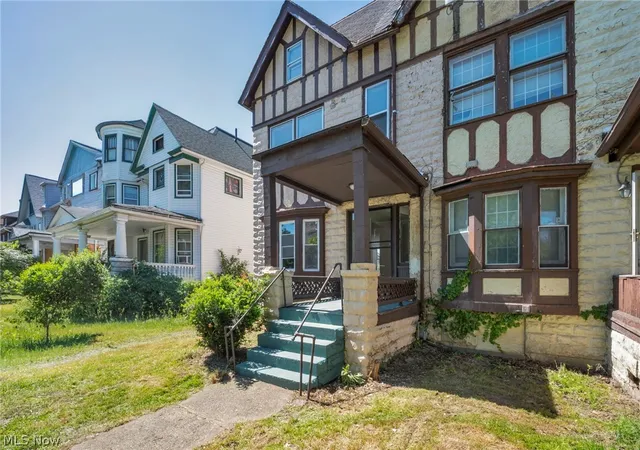 Photo 3 of Single family home for sale at 1726 Holyoke Ave, East Cleveland, OH 44112 | MLS# 5214447 | Listing updated on 2026-08-29