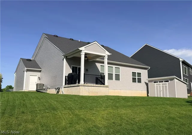 Photo 2 of Single family home for sale at 996 Ashley Taylor Ct, Wadsworth, OH 44281 | MLS# 5214498 | Listing updated on 2026-09-01