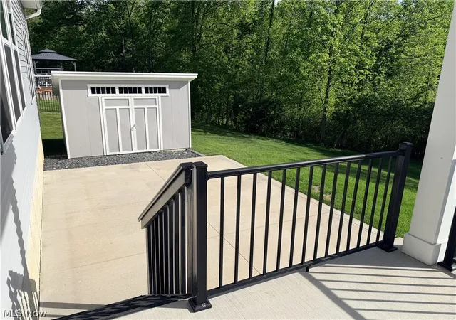 Photo 4 of Single family home for sale at 996 Ashley Taylor Ct, Wadsworth, OH 44281 | MLS# 5214498 | Listing updated on 2026-09-01