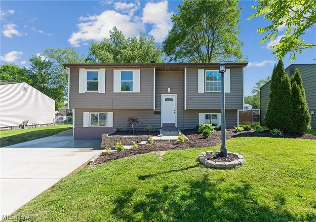 Homes for sale in Niles, OH | 78 Summerberry Ln, Niles, OH 44446 | MLS# 5211352