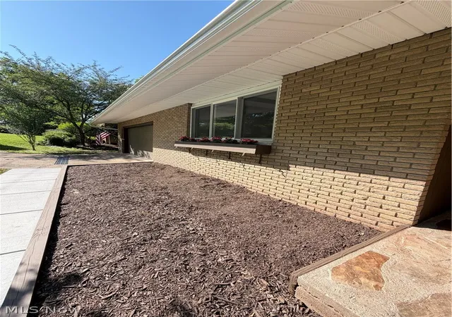Photo 3 of Single family home for sale at 60 Canterbury Dr, Parkersburg, WV 26104 | MLS# 5214525 | Listing updated on 2026-07-24